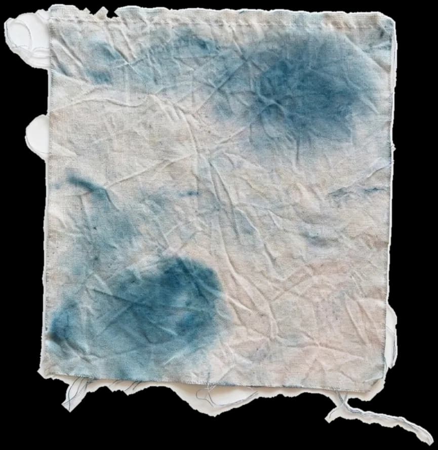 Marnage 08, coton teinté au bleu et travaillé au sel, 35 × 35 cm