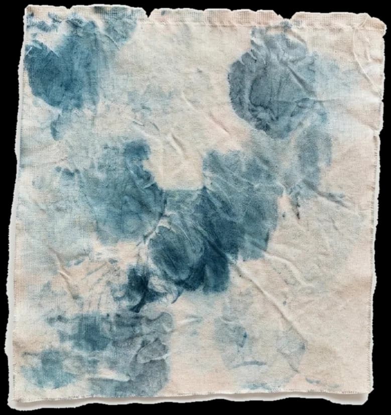 Marnage 09, coton teinté au bleu et travaillé au sel, 35 × 35 cm