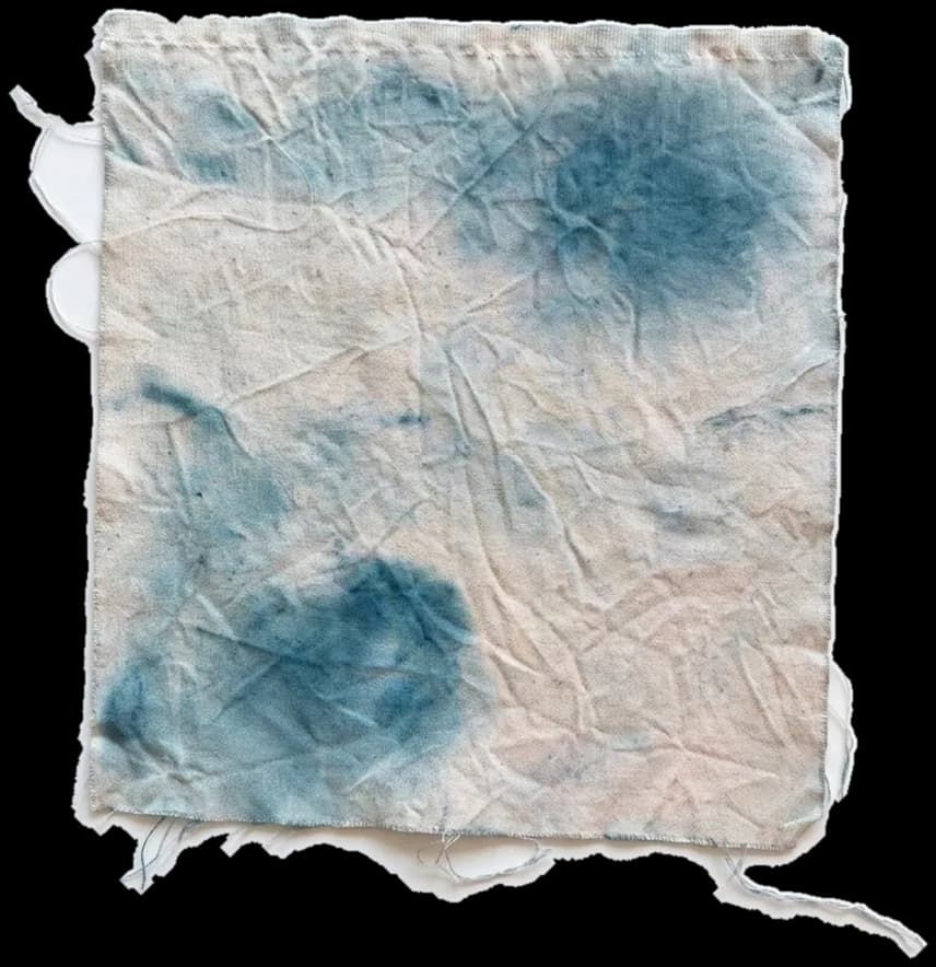 Marnage 12, coton teinté au bleu et travaillé au sel, 35 × 35 cm