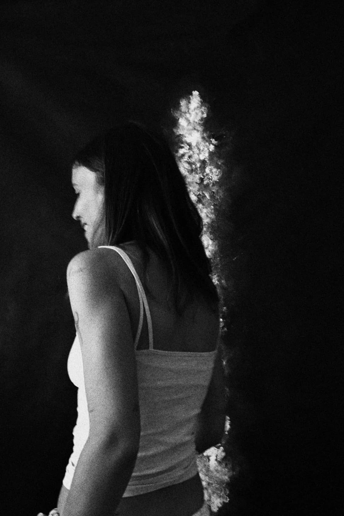 De dos, l'écume verticale derrière moi